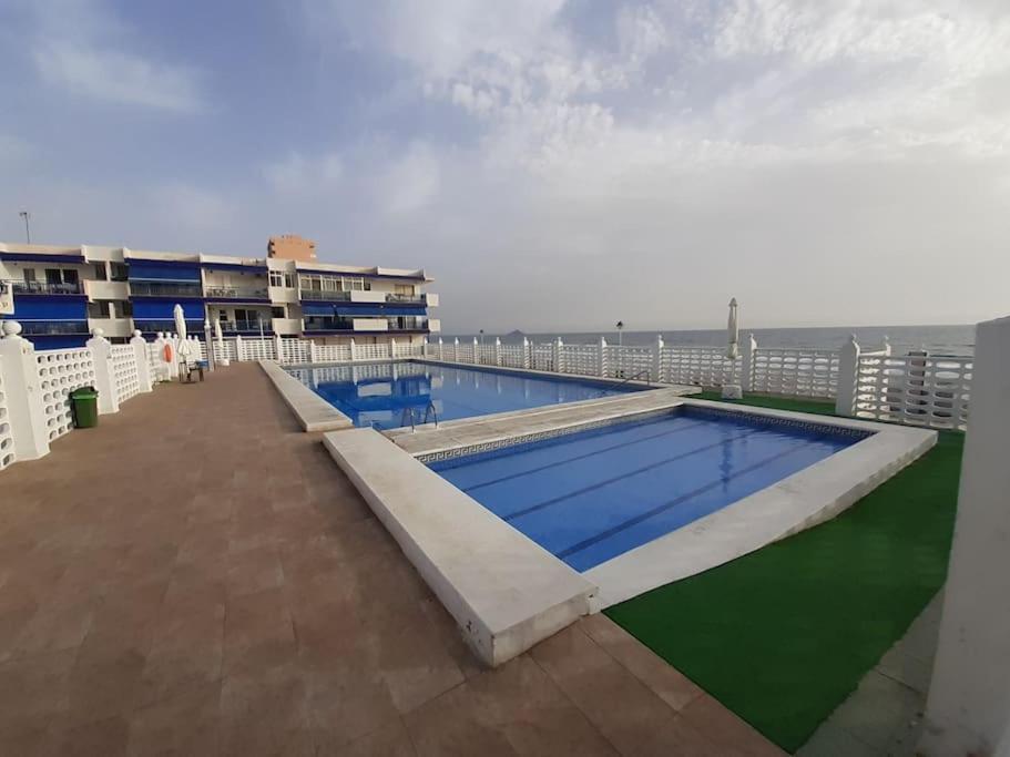 Apartament Cosy Flat With A Large Terrace Facing The Sea La Manga del Mar Menor Zewnętrze zdjęcie